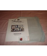 Stitchworks Freedom Inn Cross Stitch Pattern Plus 5 Patriotic Buttons &amp; ... - €19,82 EUR