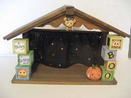 Cherished Teddies Displayer Halloween House Wood &amp; Resin 1995 NIB - $74.20