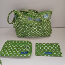 Vera Bradley Green Apple Daisy Purse, Wallet And Check Book Holder - $441.93 MXN