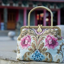Winter Vintage Classic Flowers Designer Lock Shell Vintage Bags Pure Handmade Ch - £38.34 GBP