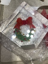 Vintage Russ Etched Images Wreath small Paperweight - $6.93