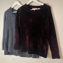 Orvis Sweater Womens Small Lot of 2 Pullover Vneck Chenille Plush Soft Knit - £15.62 GBP