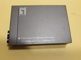 LevelOne FVT-4001 Hw Ver.: 1.0 10/100BaseT to 100FX,SC Fast Ethernet Med... - £38.60 GBP