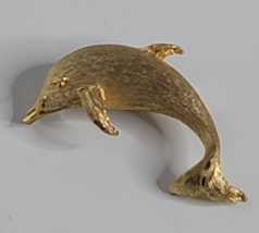 Dolphin Brushed Gold Tone Vintage Animal Figural Brooch Pin Jewelry Porp... - £7.89 GBP