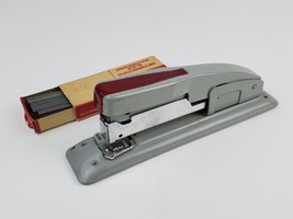 Vintage Swingline 400 Stapler Gray w/ Red press down Includes some staples too - £14.94 GBP