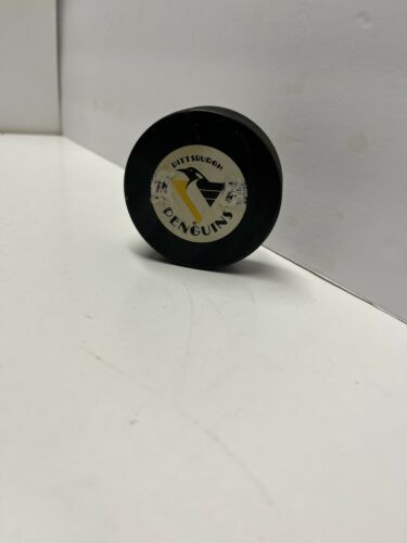 Primary image for Pittsburgh Penguins Official NHL Logo Trench MFG Czechoslovakia Hockey Puck
