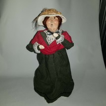  byers choice victorian 1993 grandmother feather hat carolers  christmas  #39 - £36.63 GBP