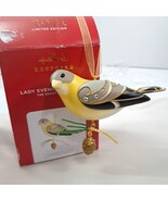 Hallmark LADY EVENING GROSBEAK Beauty of Birds Series Ornament 2021 Chri... - €21,64 EUR Hallmark LADY EVENING GROSBEAK Beauty of Birds Series Ornament 2021 Chri... - €21,64 EUR
