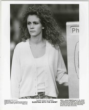 VINTAGE 1991 Sleeping With the Enemy Julia Roberts 8x10 Press Photo - £11.86 GBP