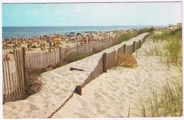 Postcard A Typical Day At The Beach Crowds Sand Fence - £1.66 GBP