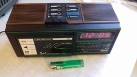 Vintage Electro Brand AM FM Clock Alarm Tape Radio Model 4710A - £39.99 GBP