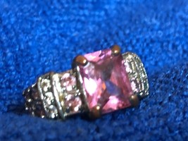 Vintage Women&#39;s Ring rhinestone pink white approx 17mm size 6.5-7.5 marked 10k - £26.97 GBP