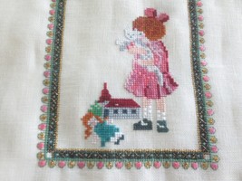 LITTLE GIRL w/KITTEN &amp; DOLL on Linen on Embroidery Rollers - Design 15&quot; ... - £11.99 GBP