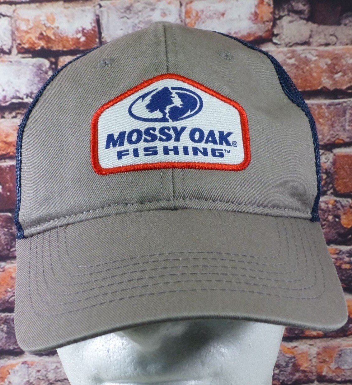 Mossy Oak Fishing OSFM Tan &amp; Navy Mesh Snapback Hat - $9.76