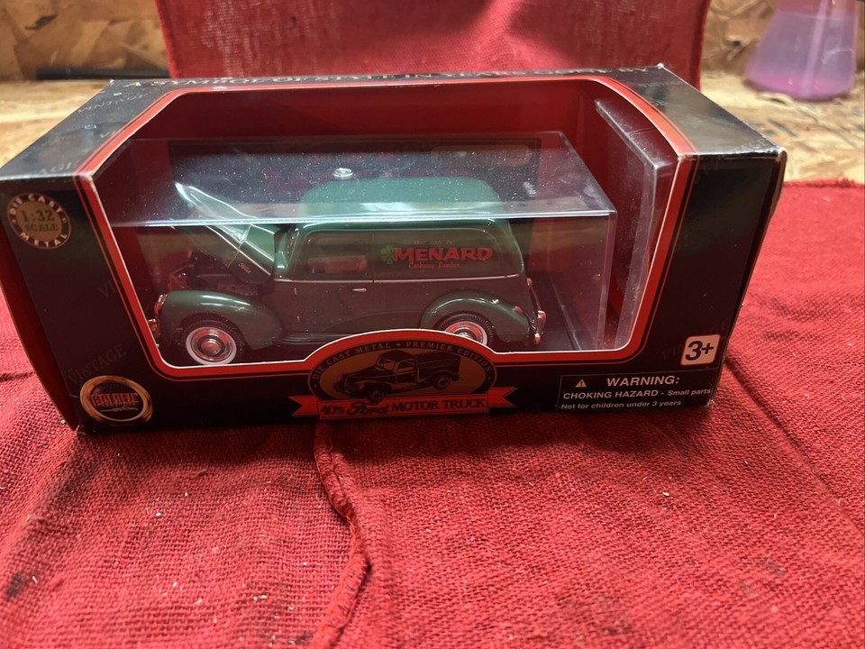 Golden Wheel 1940 Ford Panel Van Menards 1/32 Diecast Green S/N 00857 NIB Item image 2