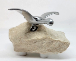 Hoselton Canada Auminum Movable Bird On Stone Sculpture Vintage - £27.97 GBP