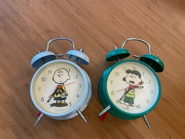 Snoopy Peanuts Desk Watch Used Retro Vintage - $721.03 MXN