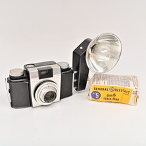 Kodak Pony II 35m Film Camera w/ Kodalite Midget Flasholder +Bulbs Working - $32.68