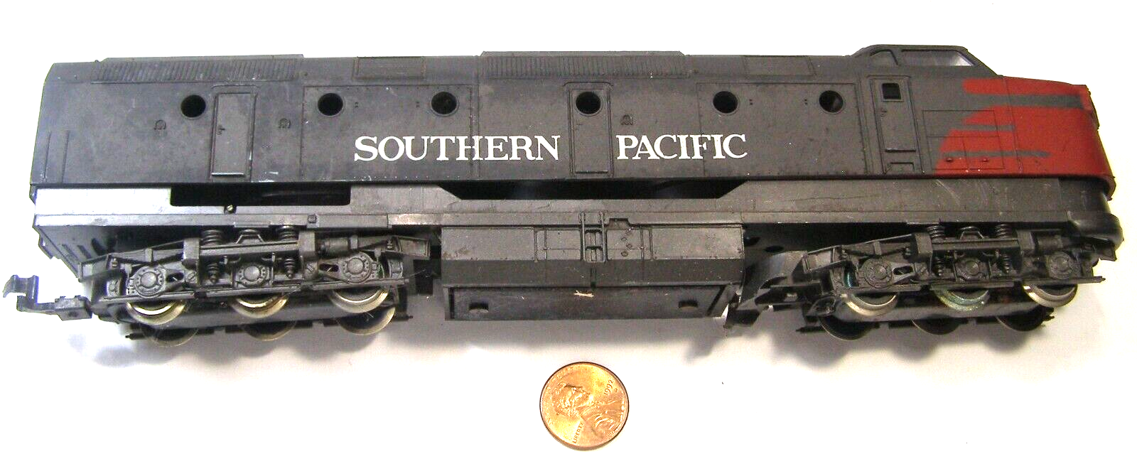 Unknown Brand HO Scale Model R.R. Diesel Locomotive w/Flywheel Motor  S.... - $48.95
