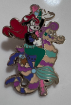 Disney Clarabelle as Ariel on a Seahorse Character Carousel Pin 2008 - £15.30 GBP