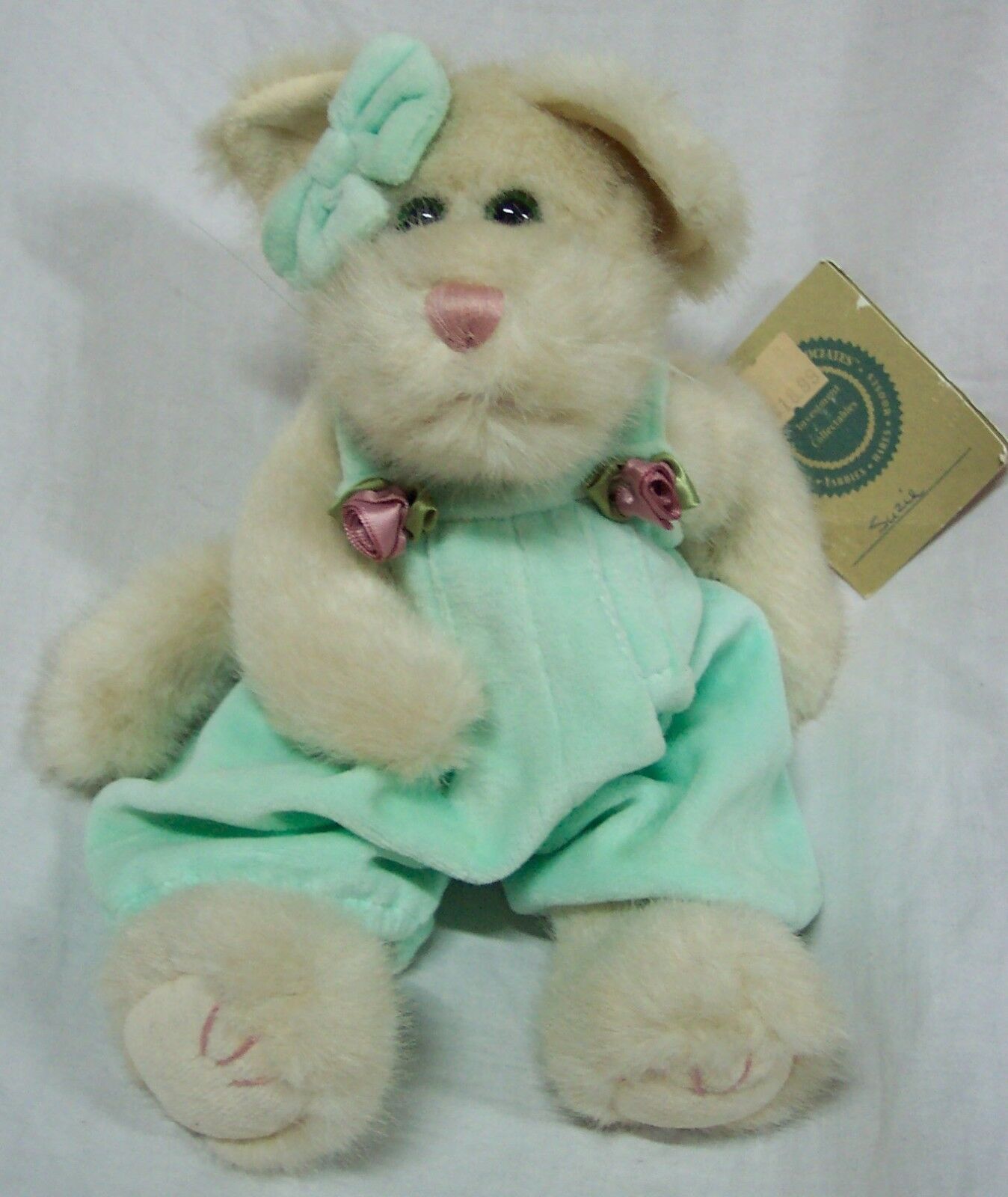Primary image for Boyds SUZIE THE IVORY CAT IN LIGHT GREEN OVERALLS 11" Plush STUFFED ANIMAL