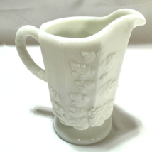Indiana Colony Milk Glass White Harvest Grape Creamer Pitcher 5 in Tall - £6.81 GBP