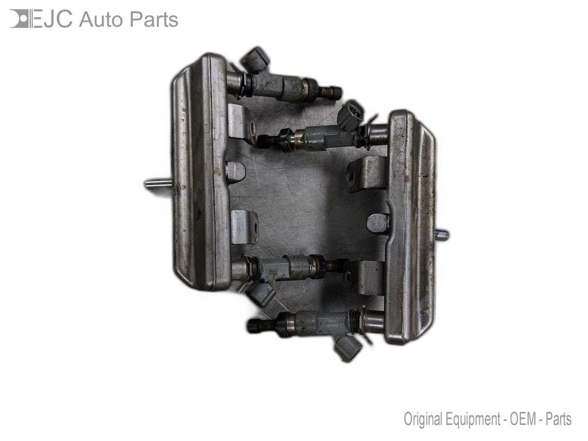 Fuel Injectors Set With Rail For 15-17 Subaru Outback  2.5 16611AA87A - $69.25