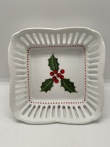 Colonial Williamsburg Small Porcelain Candy Dish Holly Berries 4.75  Christmas - £7.46 GBP