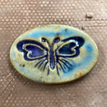 Butterfly Pendant Lapel Hat Pin - Oval Shaped - £7.86 GBP
