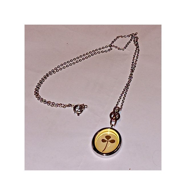 3 Leaf Clover/Shamrock Necklace Pendant Silver Tone Made In Ireland New Item image 2