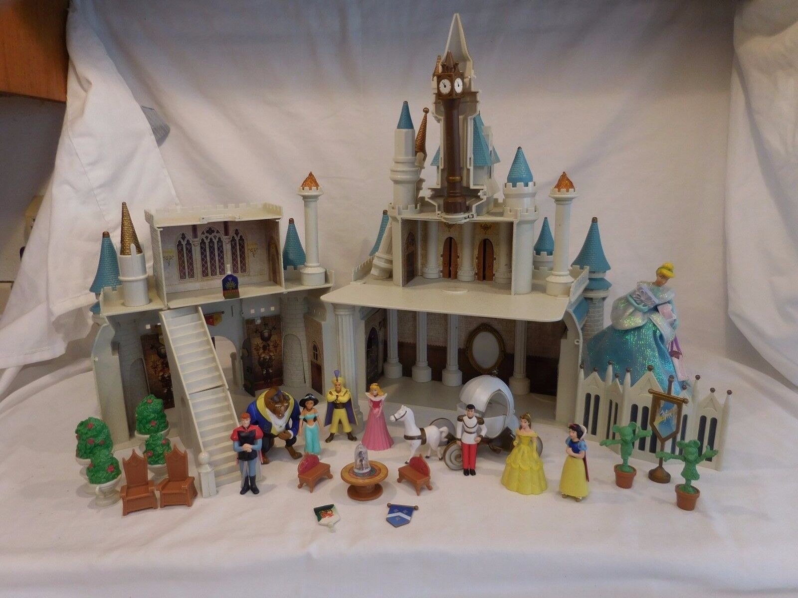 Disney World Monorail Cinderella Castle Magic Kingdom Lights and Sounds + Music - $96.05