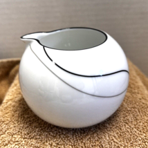 Mikasa LAL03 Threads Creamer 8 OZ Fine China Daniel Hechter Made in Japan - $264.85 MXN