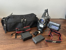 JVC  Compact VHS Camcorder GR-AXM230U 400x Zoom w/ Accessories and case PARTS! - £19.65 GBP