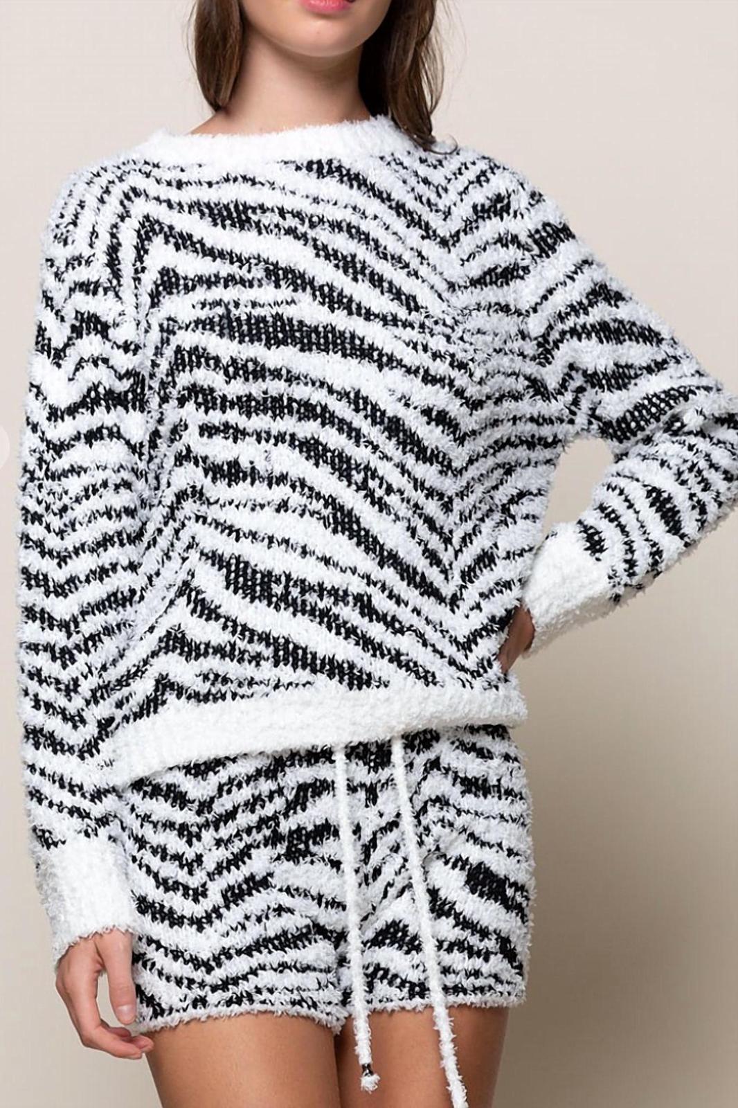 Pol fuzzy zebra shorts size M - $31.68