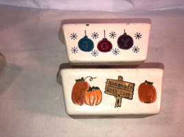 2 Nantucket Ceramic Baking Pans 5 Inch By 3 Inch Mint Vhristmas And Halloween - £11.80 GBP