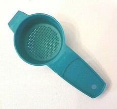 Tupperware Mini Tea Strainer Sifter 879-4 VTG Teal Blue Gadget Kitchen Tool - £7.84 GBP