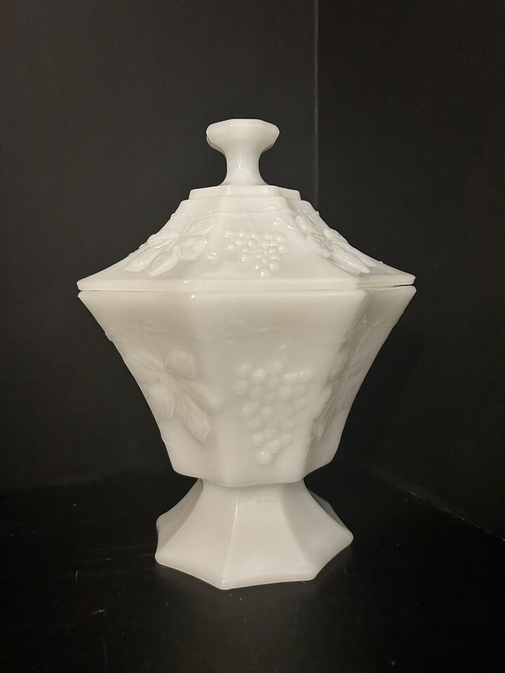 Anchor Hocking Vintage Milk Glass Candy Dish with Lid Grapes USA - $16.82