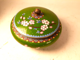 Vintage 1940s Chinese Cloisonne Covered Trinket Box, Beautiful Floral Design - £36.30 GBP