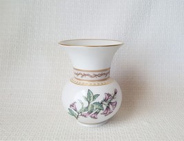 Kaiser Germany Porcelain Plantage Dekor Nossek Vase Lavender Flowers - £29.45 GBP