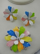 Sarah Coventry Pastel Flower Pin And Earring Set - £27.87 GBP