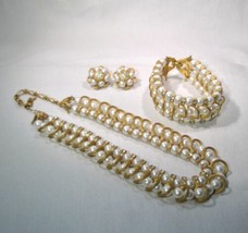 Vintage Kramer Necklace Bracelet &amp; Earrings Gold Tone Faux Pearl Set K379 - £175.68 GBP