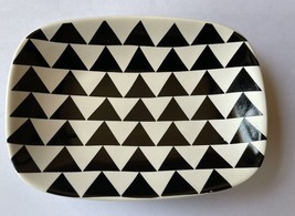 J.Crew Triangle Geometric Black &amp; White Catchall Ceramic Jewelry Tray Soap Dish  - £14.34 GBP