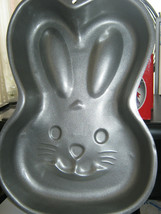 Wilton 2105-1518 Funny Bunny Rabbit Nonstick Cake Pan - £8.38 GBP