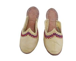 Women Slippers Indian Handmade Traditional Flip-Flops Yellow Clogs Jutties US 4 - £36.07 GBP