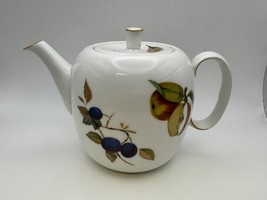 Royal Worcester EVESHAM GOLD Teapot with Leaf on Lid - $99.99