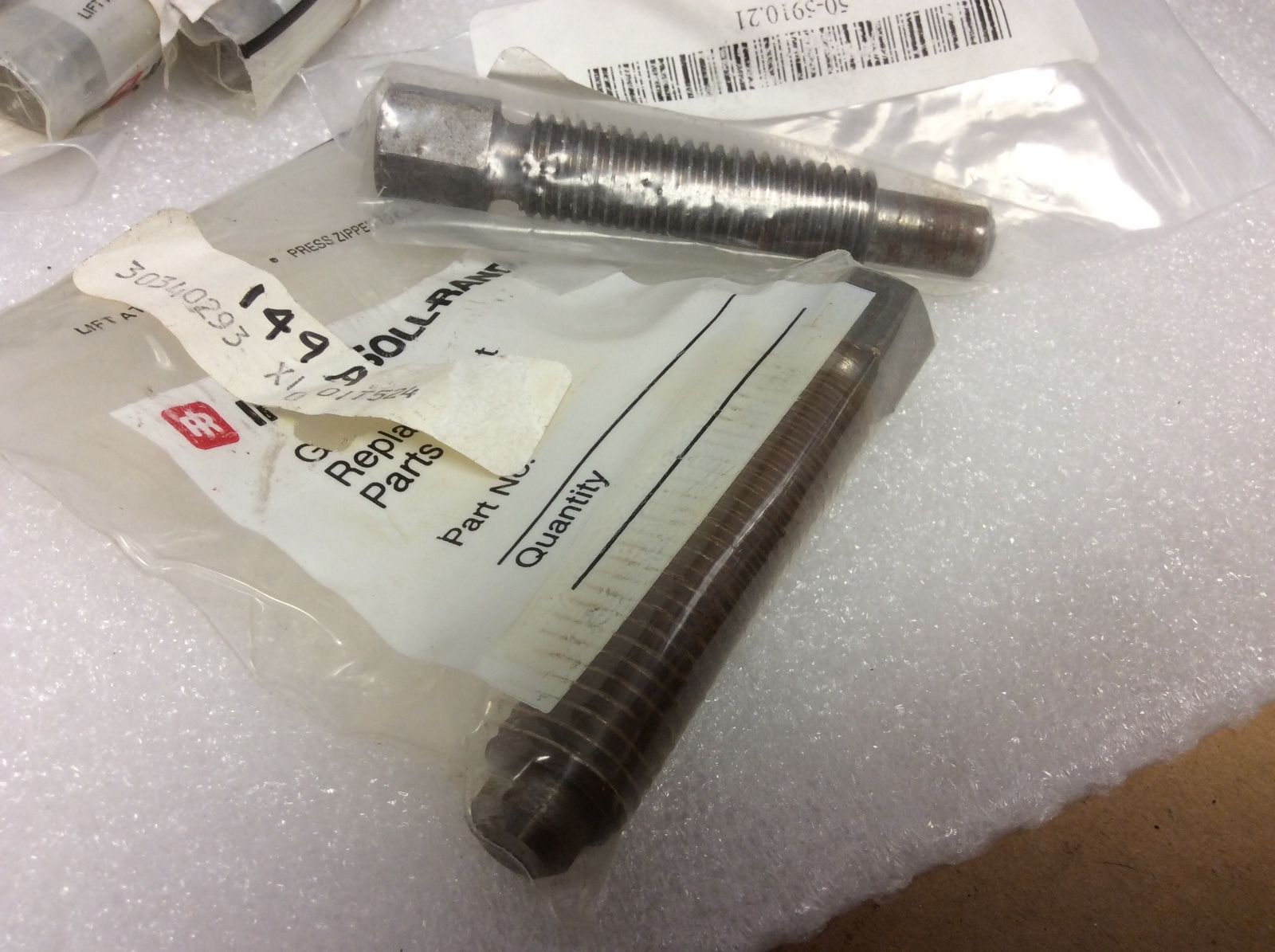 (2) INGERSOLL RAND 30340293 SET SCREW RARE #. NEW NOS (LOT OF 2) SALE $39 - $38.61