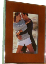 FRAME 1 gold/brown 7 x 9" w/hanger landscape (Nclst A) - $2.70