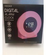 Digital alarm clock - $273.39 MXN