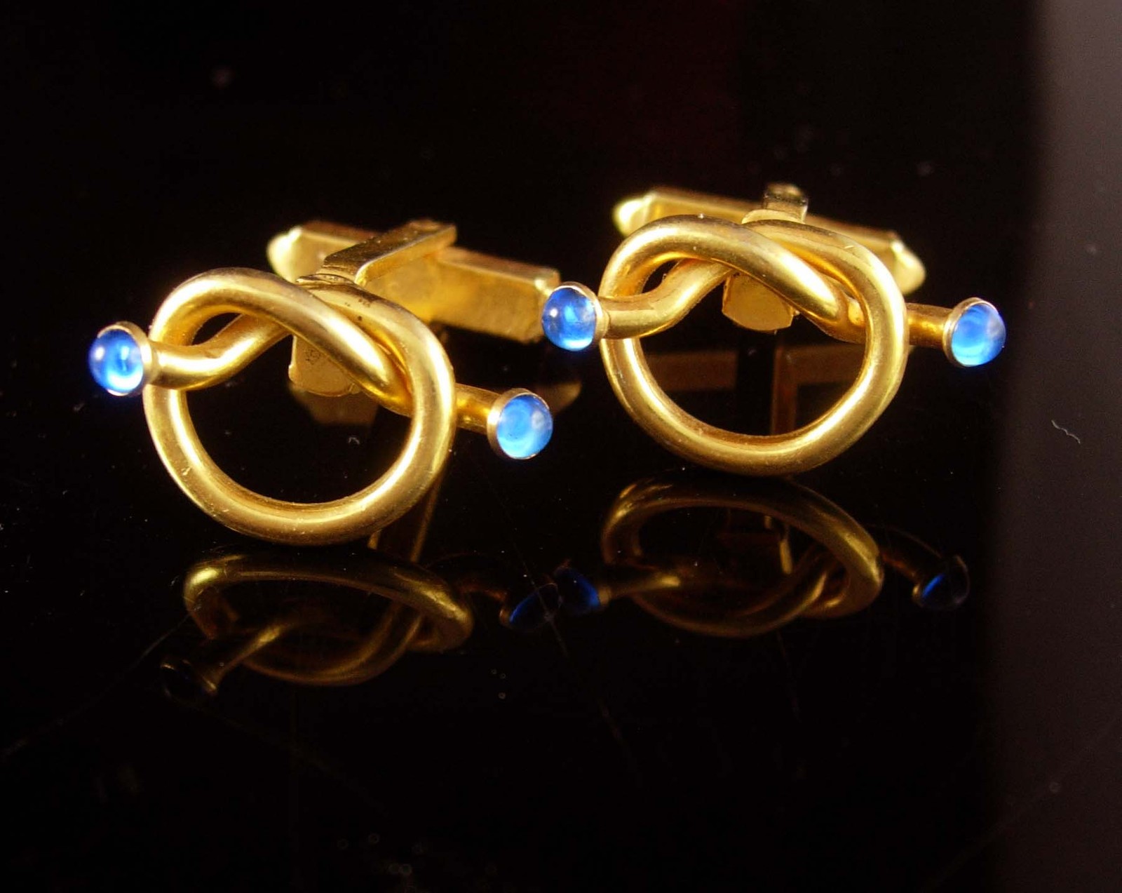 Vintage LOVE KNOT Cufflinks Anson blue Jewel ends 18th 65th anniversary gift twi - $95.00