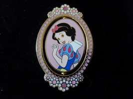 Disney Trading Pins 62393 DS - Disney Shopping - Snow White Spinning Series - £74.81 GBP